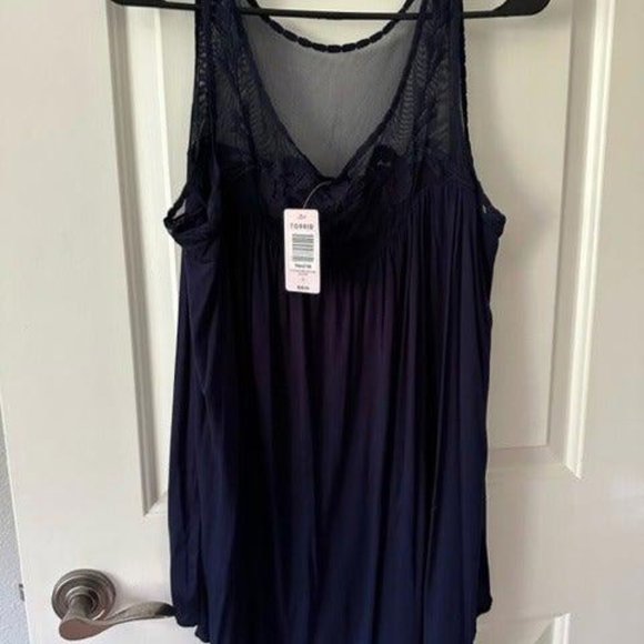 NWT Torrid Navy Floral Embroidered Lace Tank, Size 1 - Picture 4 of 6